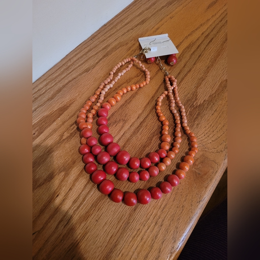 NEW Red & Orange Wooden Beaded Necklace & Earrings - Picture 4 of 4